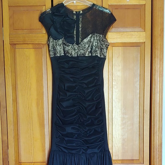 Lace Mermaid Dress - Picture 3 of 3